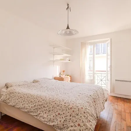 Large 50 M2 Typically Parisian Appartement Paris